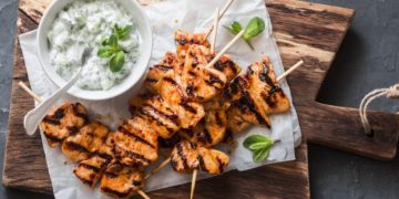 The perfect recipe for tzatziki chicken skewers